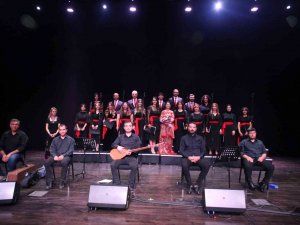 Büyükşehir Thm Korosu’ndan Türkü Ziyafeti
