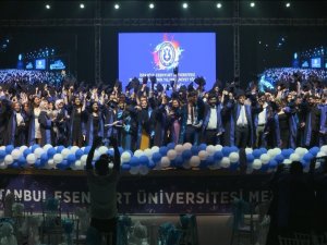 İ̇stanbul Esenyurt Üniversitesi Mezun Öğrencilerini Uğurladı