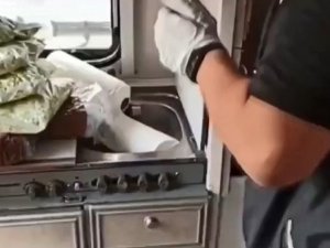 Polis Ekiplerinin Şok Baskın Yaptığı Karavan, Uyuşturucu Deposu Çıktı