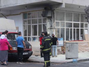 Elektrik Kontağında Çıkan Yangın, İtfaiye Ekipleri Tarafından Söndürüldü