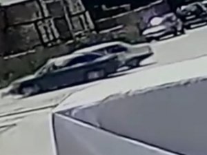 2 Otomobilin Çarptığı Kaza Kamerada: 2 Yaralı