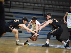 Manisa Bbsk Basketbol Gençler Ligi Takımı Hazırlıklarına Başladı