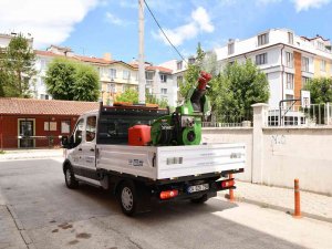 İ̇laçlama Çalışmaları Sürüyor