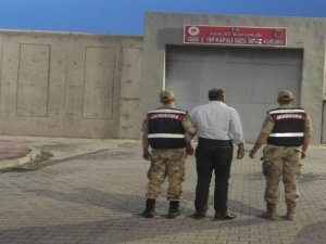 Çocuk Cinayetinden Ve 38 Ayrı Suçtan Aranan Şahıs, Bazanın Altında Yakalandı
