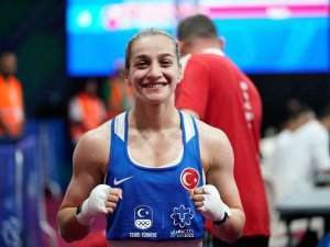 3 Milli Boksör Akdeniz Oyunları’nda Yarı Finalde