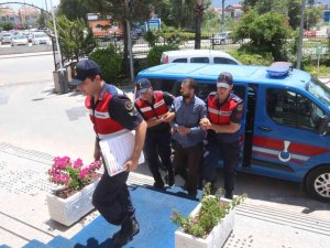Park Yeri Kavgasında 1 Kişiyi Öldüren 2 Kişiyi Yaralayan Zanlı Tutuklandı