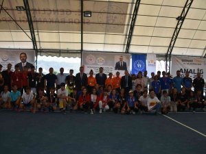 Anadolu Yıldızlar Ligi Tenis Müsabakaları Sona Erdi