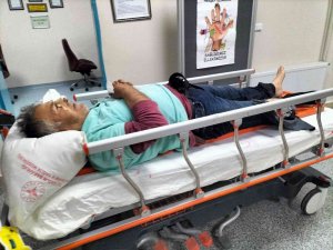 Dereye Düşen Tavuğunu Kurtarırken Bacağını Kırdı