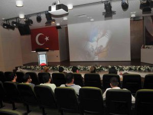 Mide Kanseri Ameliyatını Hekimler Canlı Yayında İzledi