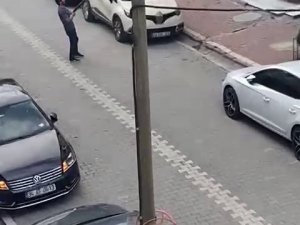 Sosyal Medyada Annesine Küfreden Kişinin Evinin Önünde Ateş Açtı