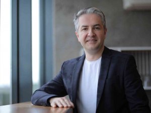 Koltuk Altı Terlemesi Özgüveni Etkiliyor