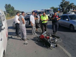 Manavgat’ta Otomobile Çarpan Motosikletin Sürücüsü Ağır Yaralandı