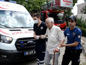 5’inci Kattan Atlamak İstedi, Son Anda Polis Kurtardı