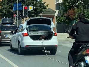 Kartal’da İlginç Anlar: Motosiklet Çeken Aracın Bagajından Çıktı