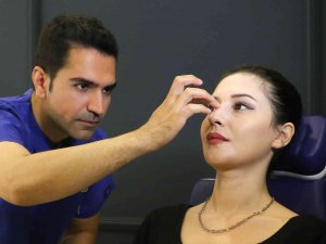 Yaz Mevsiminde Burun Estetiği Yaptırmak İsteyenlere Uzmanından Uyarı