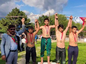 Geleceğin Pehlivanları Göz Doldurdu
