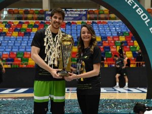 Manisa Bb Basketbol 5 İsimle Sözleşme İmzaladı