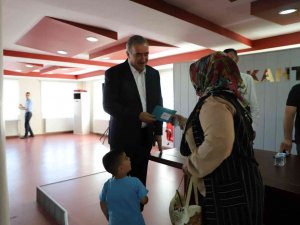 Başkan Turanlı: “Sosyal Yardım Kartı Dağıtmaya Devam Ediyoruz”