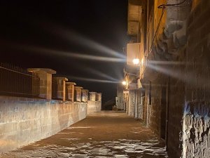 Mardin’in Turistik Cadde Ve Sokaklarına Dekoratif Aydınlatma