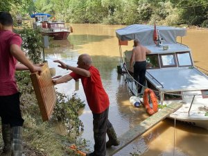 Bartın’da Batmak Üzere Olan Tekne İçin İtfaiye Ekipleri Seferber Oldu