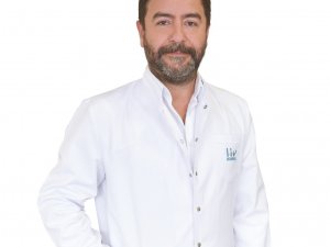 “Burun Estetiği Yapacak Hekim 3 Tekniğe De Hakim Olmalı”