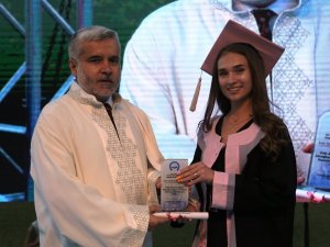 Asü’de Mezuniyet Coşkusu Başladı