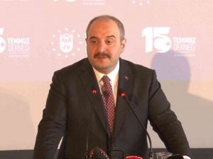 Bakan Varank: "Cumhurbaşkanımız Olmasa Bu Ülkede Siyaseten Nato Masasında Bu Mücadeleyi Verecek Başka Bir Kişi Göremiyorum"
