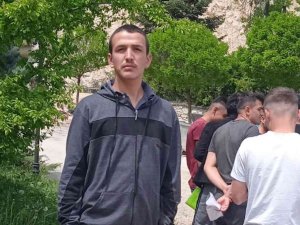 Selde Kaybolmuştu, 22 Yaşındaki Gençten Yeni Gelişme: Kıyafeti Ve Ayakkabısı Bulundu