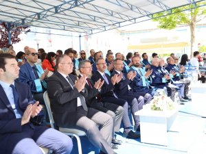 Bakan Kasapoğlu: “Gençlerin Işığı Bütün Türkiye’yi Aydınlattığı Gibi İnanıyoruz Ki Tüm Dünyayı Da Aydınlatacak”