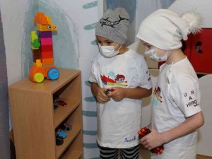 Hastanede Kanser Tedavisi Gören Çocuklara Oyun Odası