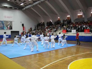 Aydın’da Yaz Spor Okulları Düzenlenen Tören İle Açıldı