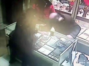 Boğazından Bıçaklanan Sarraf, 110 Günlük Yaşam Mücadelesini Kaybetti