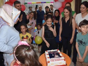 Ünlü Oyuncuya Doğum Günü Sürprizi