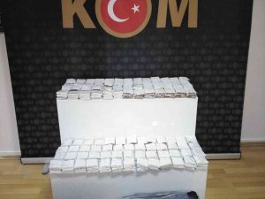 Elbistan’da 500 Paket Doldurulmuş Makaron Ele Geçirildi