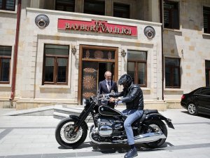 Motosiklet Tutkunu Eski Bakan Bayburt’ta