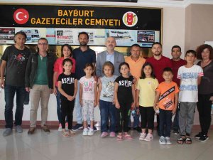 Mersin’den Öğrenciler Bayburt’u Gezip Görmek İçin Geldiler