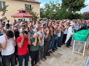 Kocası Tarafından Öldürülen Kadın Ve Oğlu Toprağa Verildi