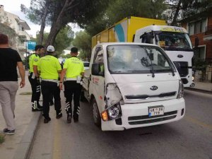 Kamyonetin Çarptığı Kadın Hayatını Kaybetti