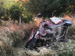Çocuklarına Bakayım Derken Karşıdan Gelen Araçla Kafa Kafaya Çarpıştı: 6 Aylık Bebek Öldü, 4 Kişi Yaralandı