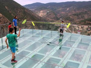 Gümüşhane’de Adrenalin Dolu Badminton Antrenmanı