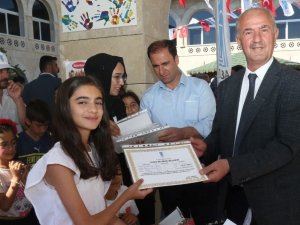 Tuşba’da Yılsonu Sergi Ve Sertifika Töreni