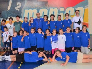Yunusemreli Kız Hentbolcular Uluslararası Turnuvaya Katılacak
