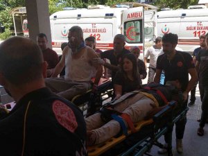 Kahta’da Traktör Devrildi: 4 Yaralı