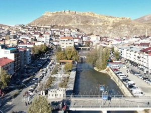 Bayburt’ta İhracat 99 Dolar, İthalat 2 Bin Dolar Olarak Gerçekleşti