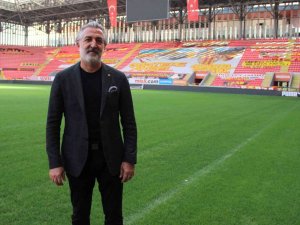 Göztepe’de Başkan Vekili Talat Papatya Görevinden Ayrıldı