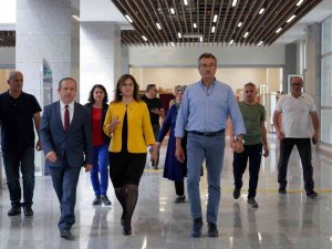 Eski Devlet Bakanı Tüzmen, Ehram Atölyesini Ziyaret Etti