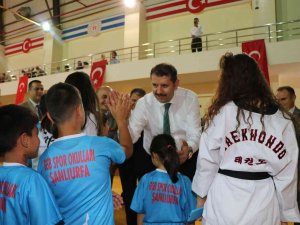 Vali Ayhan Gençleri Yaz Kurslarına Davet Etti