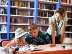 Turistler De Bu Kütüphaneyi Tercih Ediyor