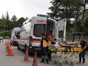 Kontrolden Çıkan Otomobil Bariyerlere Çarptı: 1 Yaralı