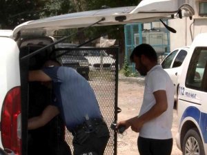 İ̇l Başkanı İle Görüşemedi, Kapıyı Tekmeledi